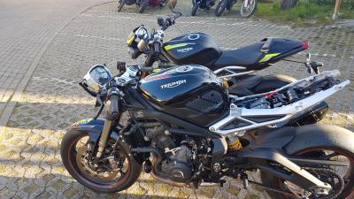 Preview: CNC Schutzcase für das 765 RS Dashboard silber (gefräst)