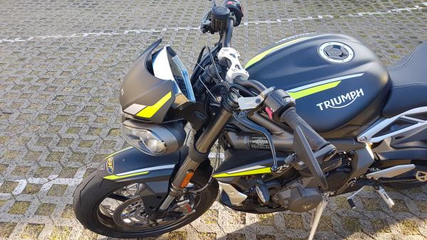 CNC Schutzcase für das 765 RS Dashboard silber (gefräst)